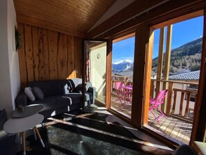 Living area - Superb apartment at the foot of the slopes (VILLARODIN BOURGET)