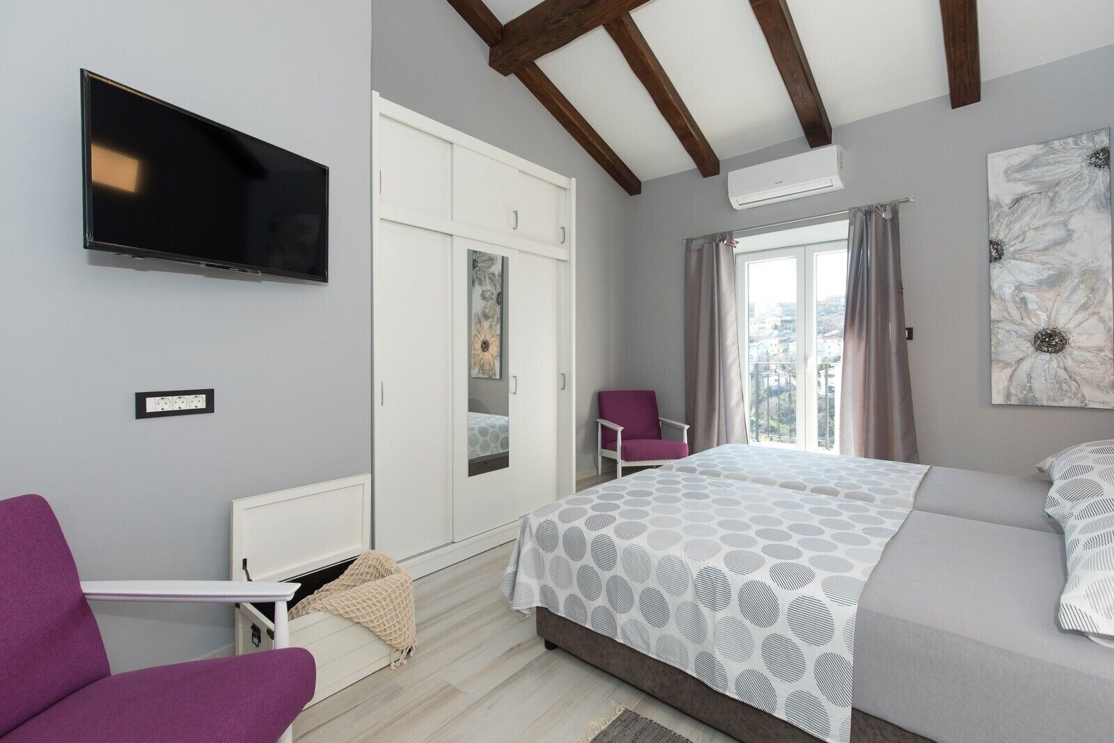 Wi-Fi gratuit, draps fournis