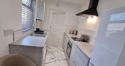 Den Homes Luxury Flat, Flat,fully Air-conditioned