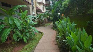 Apartment, Balkon, Blick auf den Innenhof | Unterkunftsgelände