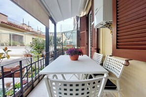 Outdoor dining - Prati Elegance Charming apartment with 2 bathrooms (Roma)