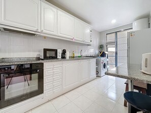 House - Aurora Atlantic Apartment by Atlantic Holiday (Santa Cruz)