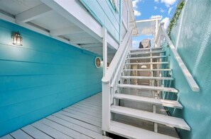 Property grounds - Sandy Toes Stay Coastal 2BDR (Galveston)