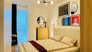 Iron/ironing board, WiFi, bed sheets