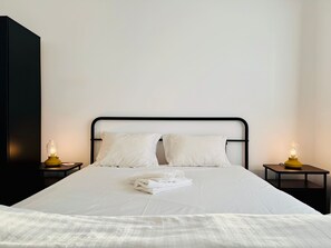 Iron/ironing board, WiFi, bed sheets - Joy City Stay Mara 70 (Timișoara)