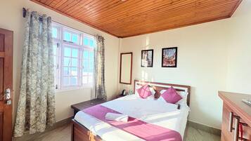 Premium Double Room, Mountain View | Desk, free WiFi