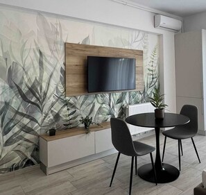 Dining - Hubix Suites | Casa del Mar C1-24 | VIEW (Mamaia)