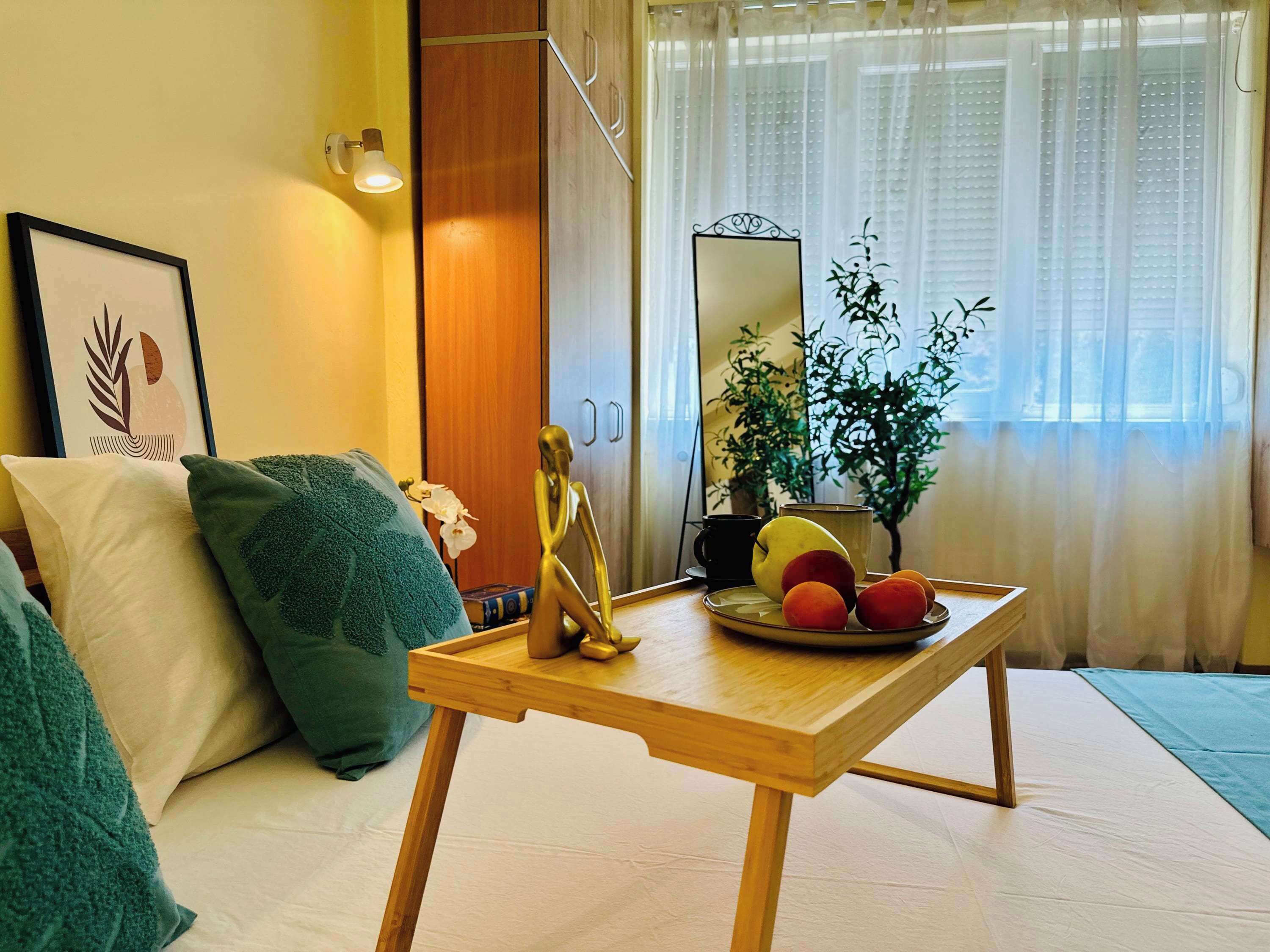 Iron/ironing board, WiFi, bed sheets