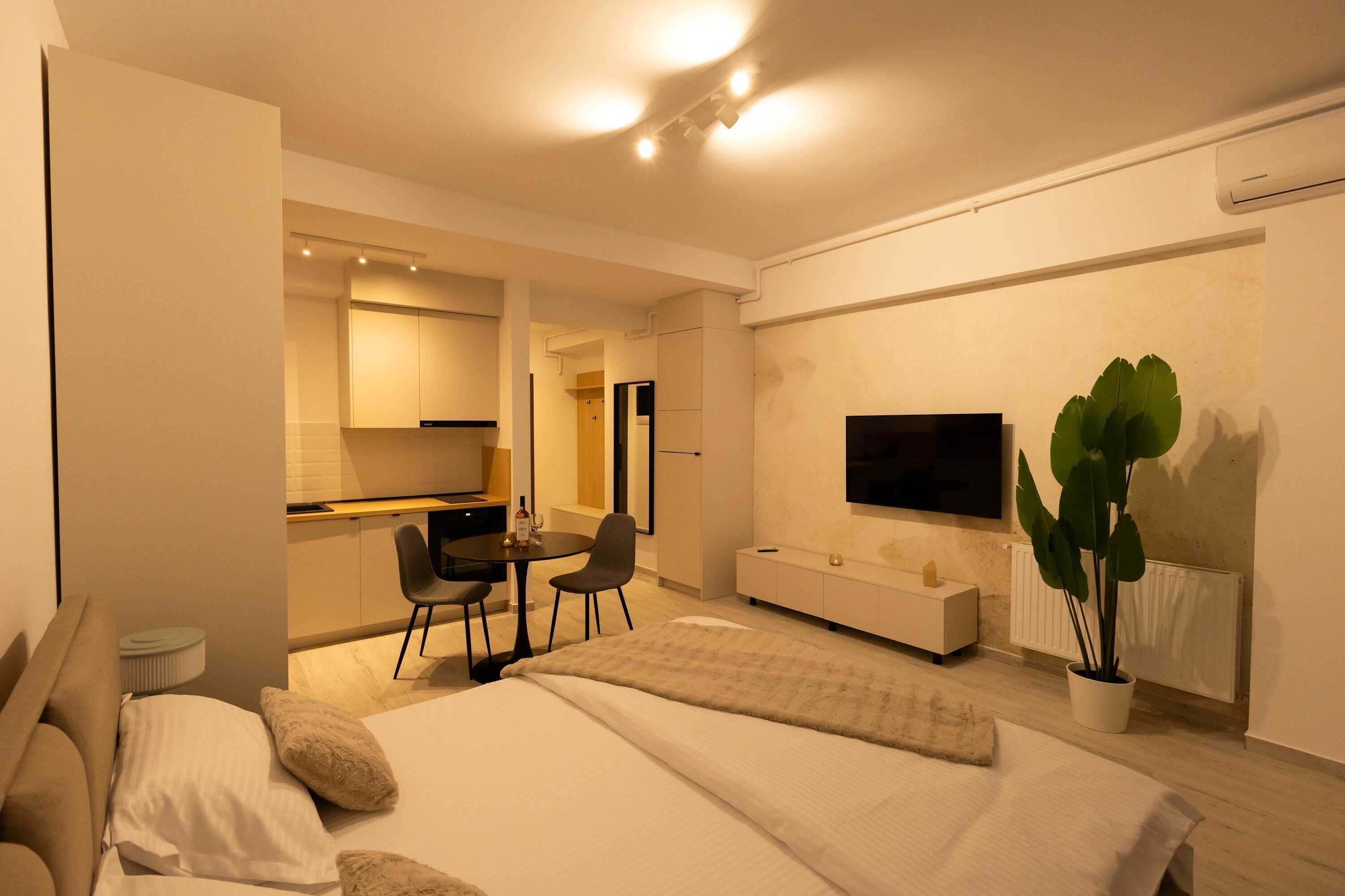 Hubix Suites | Poolview | Casa Del Mar C1-80 - Constanța