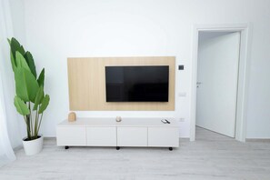 Interior - Hubix Suites | Casa del Mar C1-36 | View (Mamaia)