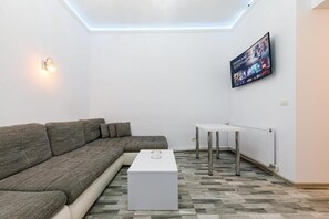 TV - Joy City Stay Ultracentral Chic (Timișoara)