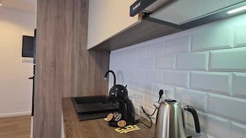 Refrigerador, horno, parrilla de estufa y lavavajillas