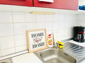 Kühlschrank, Ofen, Herdplatte, Geschirrspüler