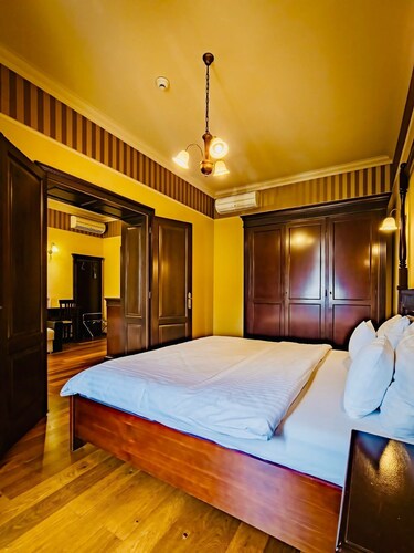 Joy City Stay Romantic Retreat & City Vibe
