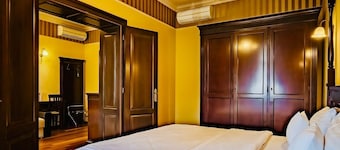 Joy City Stay Romantic Retreat & City Vibe