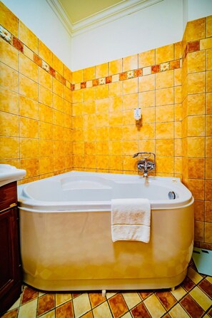 Bruser, hårtørrer, håndklæder, Shampoo