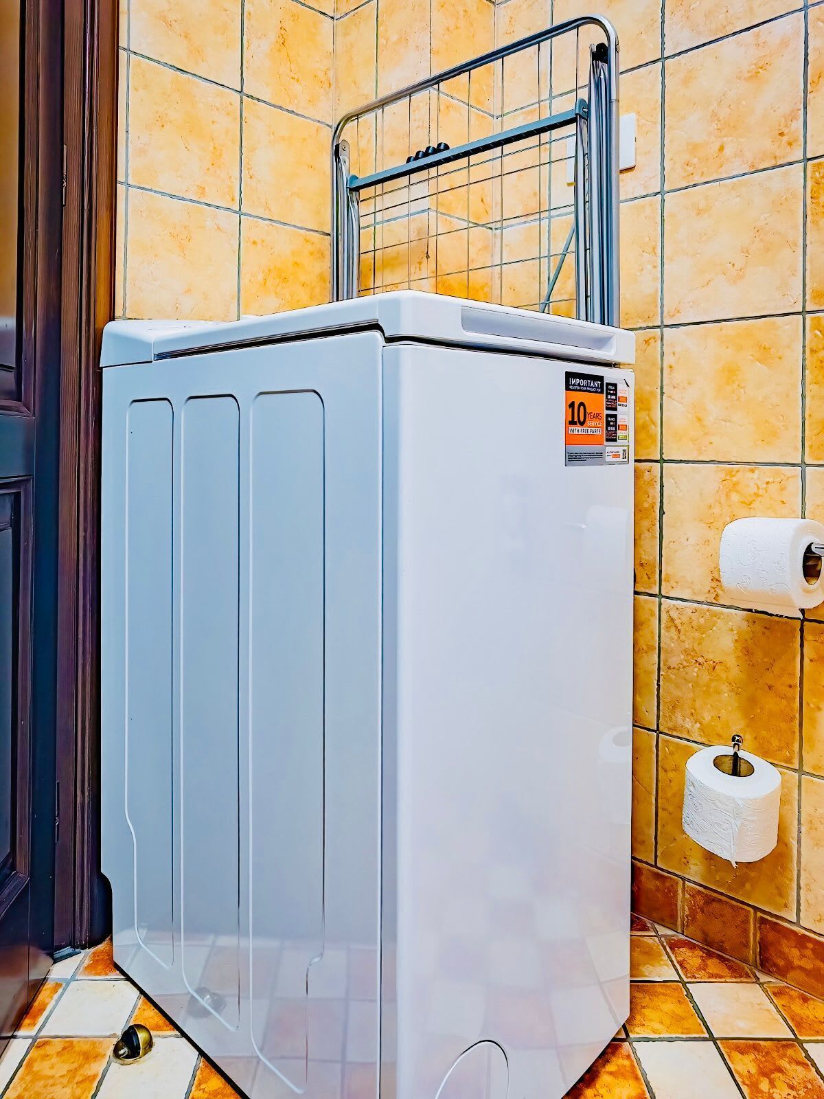 Shower, hair dryer, towels, shampoo