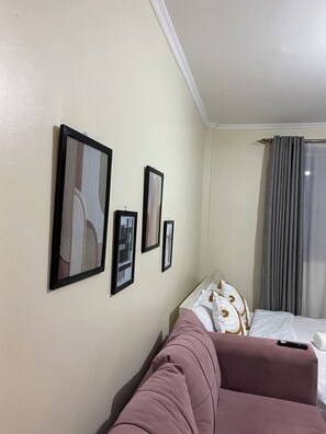 1 bedroom, iron/ironing board, free WiFi, bed sheets - Ruaka Karington Studio (Ruaka)