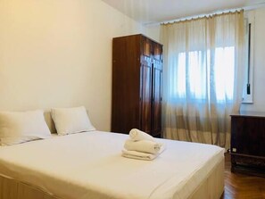 Iron/ironing board, WiFi, bed sheets - Joy City Stay Family Ultracentral (Timișoara)