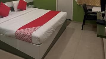 Studio, Balcony, City View | Desk, iron/ironing board, free WiFi