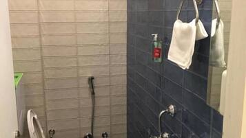 Studio, Balcony, City View | Bathroom | Shower, free toiletries, towels