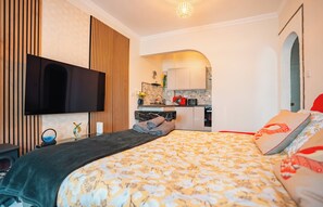 1 chambre, fer et planche à repasser, Wi-Fi, draps fournis