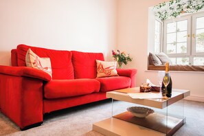Living area - Cozy 1BR Seaside Apt in Brighton Marina Village (Brighton and Hove)