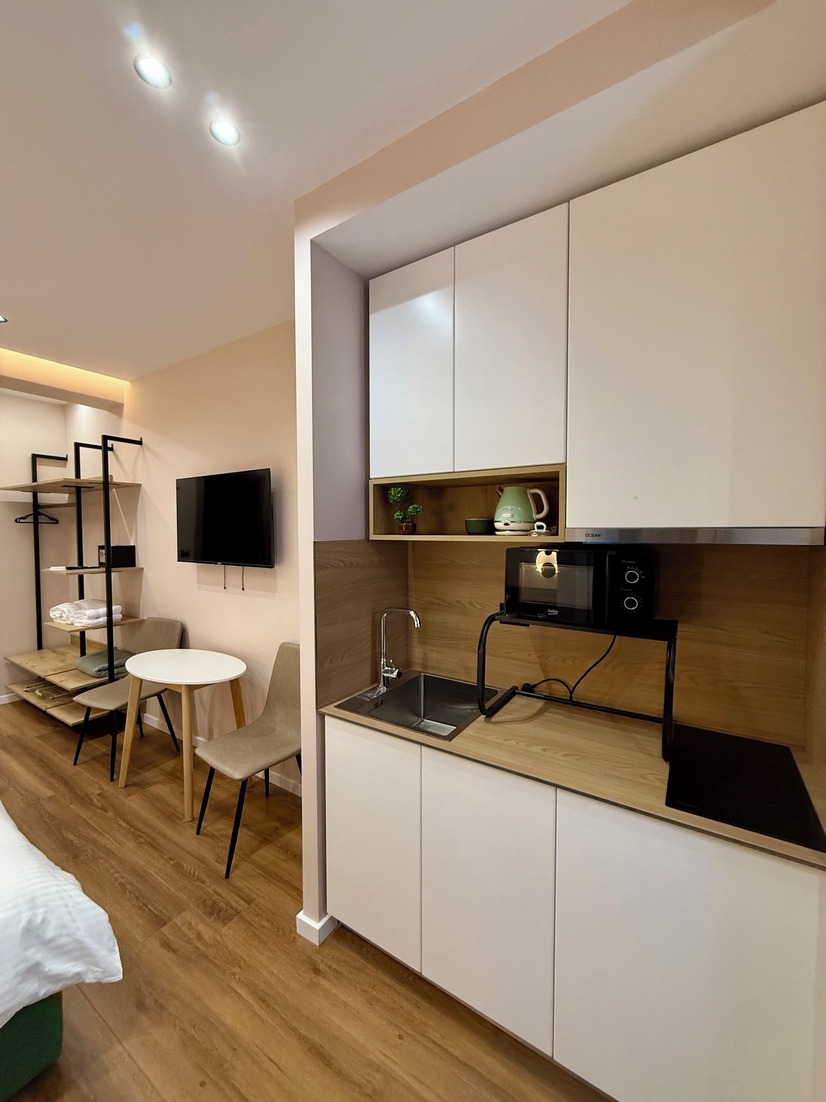 Family Double Room, City View | Ruang tamu