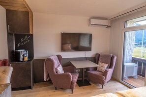 Living area - Vrbo Property (Strobl)