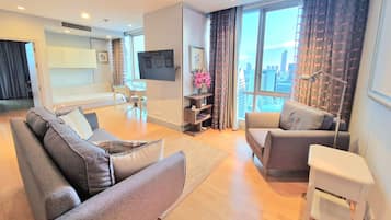 In-room safe, iron/ironing board, free WiFi, bed sheets
