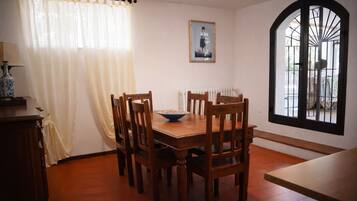 Appartamento Comfort, vista giardino | Pasti