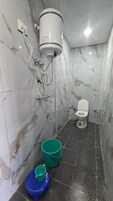 Shower, free toiletries, towels, soap