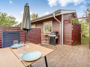 Outdoor dining - "Amina" - 500m from the sea by Interhome (Egå)