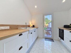 Kühlschrank, Ofen, Geschirrspüler, Kochgeschirr/Geschirr/Besteck