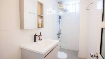 Standard Double or Twin Room | Bathroom | Free toiletries, hair dryer, slippers, towels