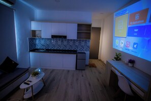 Kahden hengen standard-huone (yksi tai kaksi sänkyä) | Yksityinen keittiö | Jääkaappi, mikroaaltouuni, liesi, keittoastiat/astiat/ruokailuvälineet