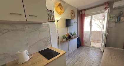Cosy studio 1min from the beach
