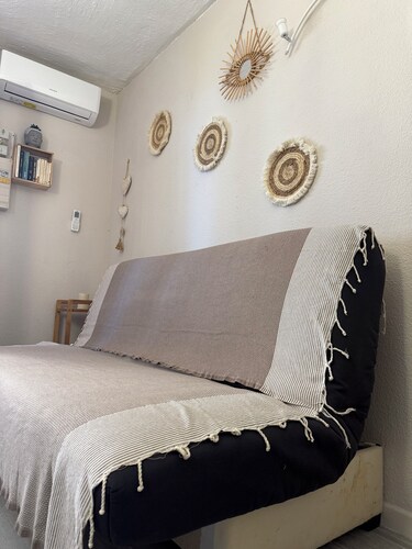 Cosy studio 1min from the beach