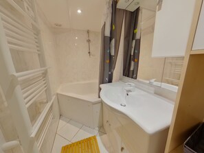 Hair dryer - Cozy apartment - 4 guests, calm in Les Rousses (Les Rousses)