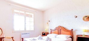 Wifi gratis y ropa de cama 