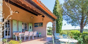 Outdoor dining - Bastide sea and lake view - 6 guests (Bormes-les-Mimosas)