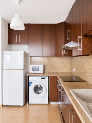 Private kitchen - Seaview Apartment - With Pool (Larnaca)