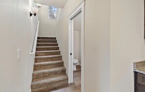 Interior - Spacious 4-bedroom house in Historic Gold Hill w/ FREE-WIFI-HOT TUB-24HRSECURITY (Gold Hill)