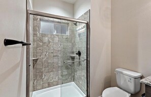 Shower, hair dryer, towels, soap - Spacious 4-bedroom house in Historic Gold Hill w/ FREE-WIFI-HOT TUB-24HRSECURITY (Gold Hill)