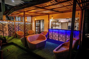 Bar (on property) - Le Nid Resort (Douala)