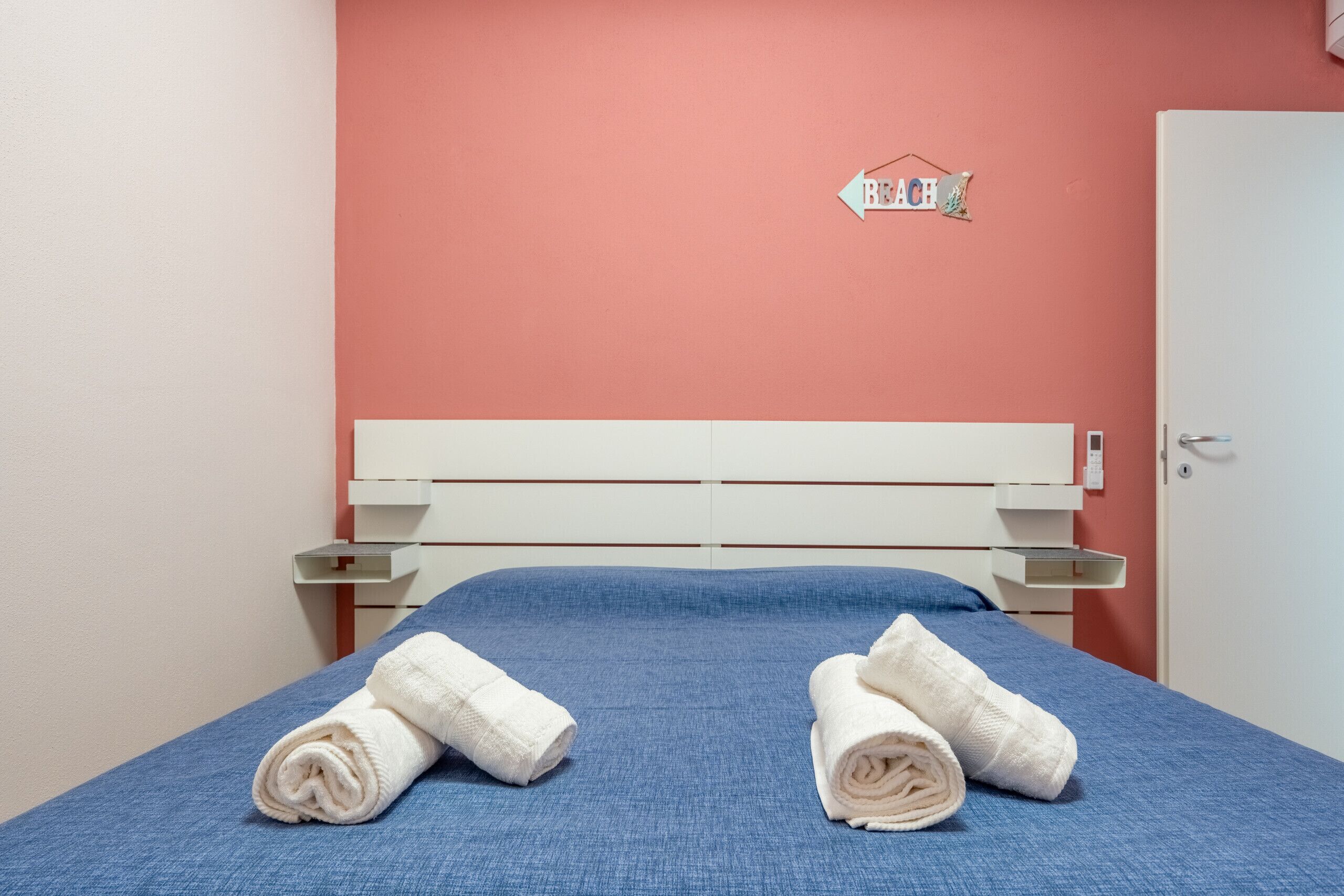 Iron/ironing board, free WiFi