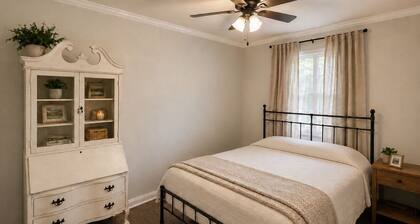 Comfort first! Enjoy this 3BR one block off Broad St + Lake Dannelly Access