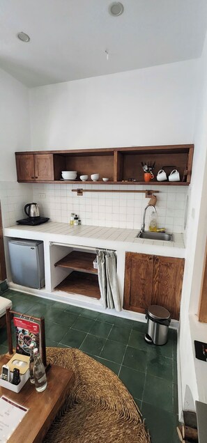 Perusstudio, parveke, kaupunkinäköala | Yksityinen keittiö