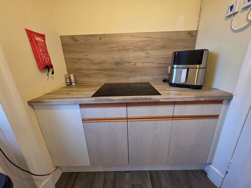 Apartment Sleeps 8 With Parking