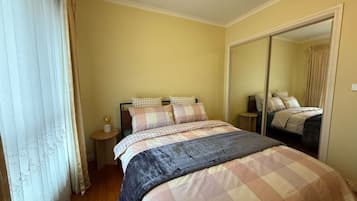 Iron/ironing board, WiFi, bed sheets